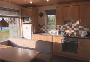 kitchen of lakeshore cottage