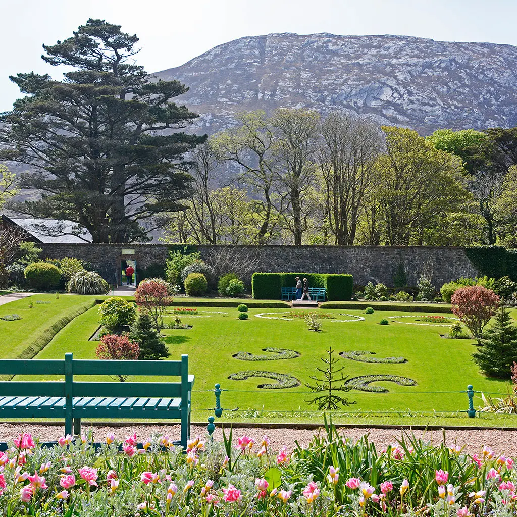 Spring in Kylemore Abbey Walled Garden in Galway © Adobe Stock